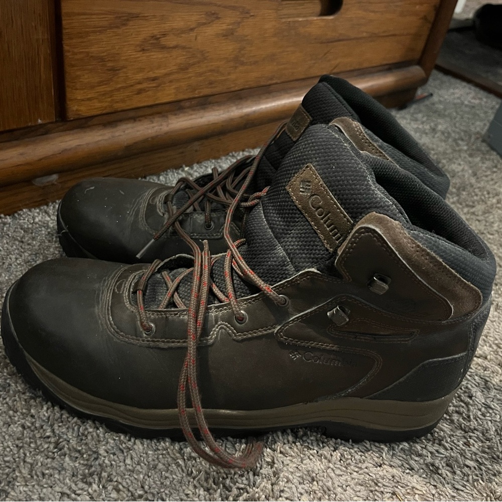Columbia Men's Dark Brown Hiking Boots